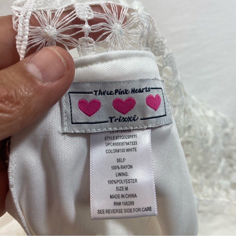 Three Pink Hearts Blouse Chic White Floral Lace Blouse NWT Cap Sleeves Crochet - Picture 7 of 8